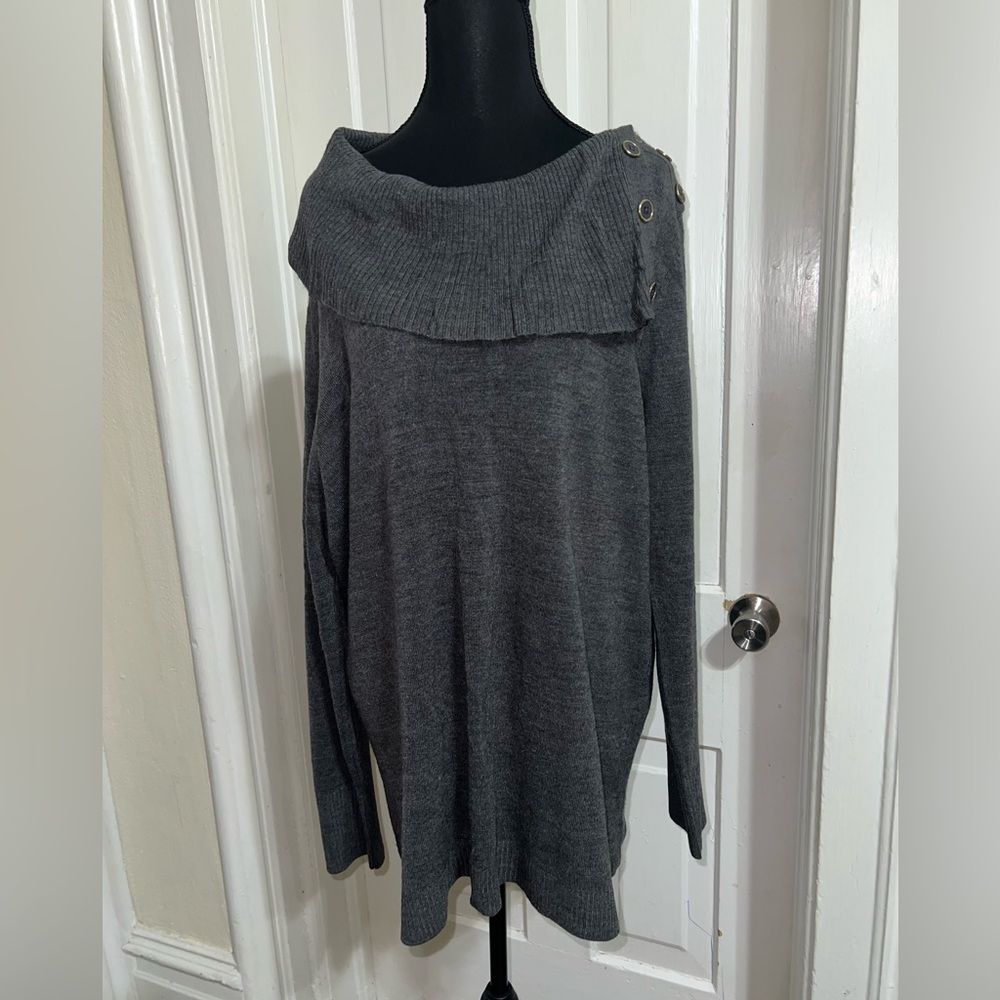 Gray Women's plus size 2X Sweater with Button Detail soft cute winter cold‎